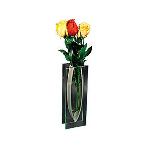 Стильные металлические вазы для цветов с оригинальной гравировкой