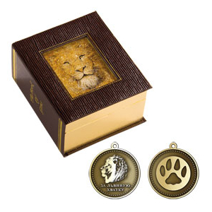 Фото Набор «За львиную хватку»: бокс для мелочей с сюжетом, выложенным из полудрагоценных камней и подарочная медаль