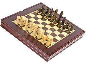 Фото Набор из 7 настольных игр «Император»: шахматы, шашки, нарды, домино, кости, карты, криббэдж (коричневый)