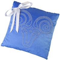 Подушка «Овен», синяя и новогодние подарки