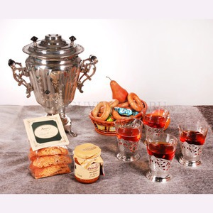 Фото Подарочный продуктовый набор RUSSIAN TRADITIONS с кантучини и джемом.  «Коллекция идей»