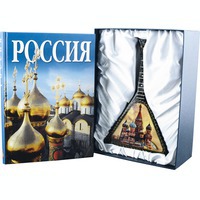Набор подарочный «Музыкальная Россия» (включает декоративную балалайку и книгу «Россия» на русском языке)