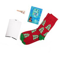 Подарочный набор Елки в упаковке: прищепка с шильдом, календарь 2018, носки тематические. и новогодних товаров