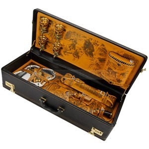 Фото Кожаный подарочный набор "КОРОЛЕВСКАЯ ОХОТА" в чемодане с мангалом
