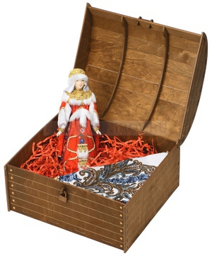 Фото Подарочный набор Софья: кукла, платок (красный, белый, коричневый)