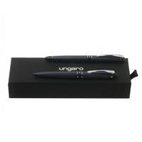 Фото Фирменный набор класса люкс: ручка роллер d1,18 х 14 см, ручка шариковая d1,18 х 14 см в подарочной черной коробке с логотипом бренда. Цвет чернил - черный, синий.  из каталога Ungaro