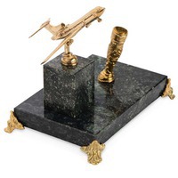 Настольный прибор САМОЛЕТ с держателем для ручки с подставкой из натурального камня в подарочной коробке, 14 х 10 х 12,5 см. 