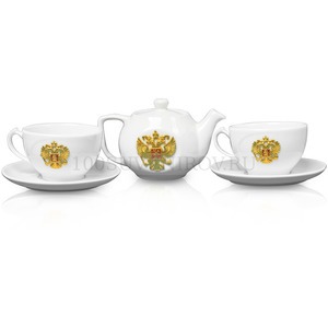 Фото Фарфоровый чайный набор РОССИЯ: чайник и чайные пары с чеканным гербом в подарочной коробке, 34 х 34 х 15 см. (белый)