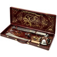 Подарочный набор в чемодане из декорированной кожи (ручная работа): мангал, шампуры, тарелка, стопка, зажигалка, вилка, тесак, 72,6 х 27 х 8 см  и набор