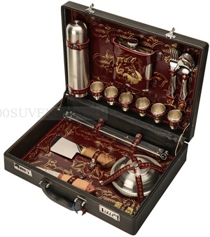 Фото Дорогой подарочный набор для шашлыка в чемодане, 6 персон, 45,5 х 34,5 х 11 см (серебристый, черный, бордовый)