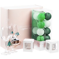 Новогодний набор MERRY MOMENTS в красивой упаковке: гирлянда, два бокала, два елочных шара. , зеленый