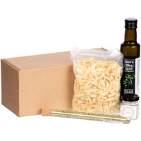 Подарочный продуктовый набор для готовки PREFERITO с итальянской домашней пастой: паста, оливковое масло, приправа (прованские травы), соль. Упакован в коробку с наполнителем.
