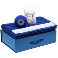 Спа-набор FEERIA TALE: беспроводная колонка, большое синее полотенце, соль для ванны с розой в коробке с бумажным наполнителем.