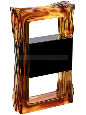 Фото Дорогая премиальная награда - стела Glasso Frame из художественного стекла в подарочной упаковке. Предусмотрено нанесение логотипа. 