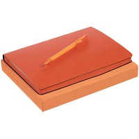 Велком-набор для сотрудника FREDO: недатированный ежедневник, ручка в коробке, оранжевый. Предусмотрено нанесение логотипа.