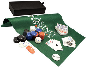 Фото Набор для игры в покер и блэк джек «Белладжио»: 2 колоды карт, фишки, игровое поле в подарочном футляре (зеленый, разноцветный)