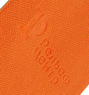 Фотография тиснение бесцветное: Оранжевый чехол для пропуска DEVON из искусственной кожи, с окном, 6,3х10,4 см. Предусмотрено нанесение логотипа - бесцветное тиснение, полноцветная уф-печать.